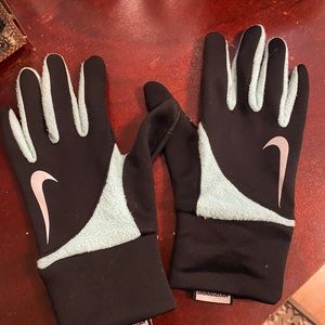Nike S/M winter gloves
